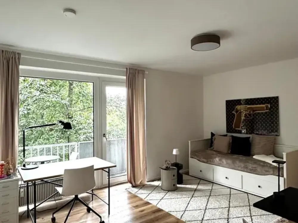 Lorettoviertel Düsseldorf - vollmöbl. Single-Apartm. mit Balkon und Blick auf Rheinturm zu vermieten