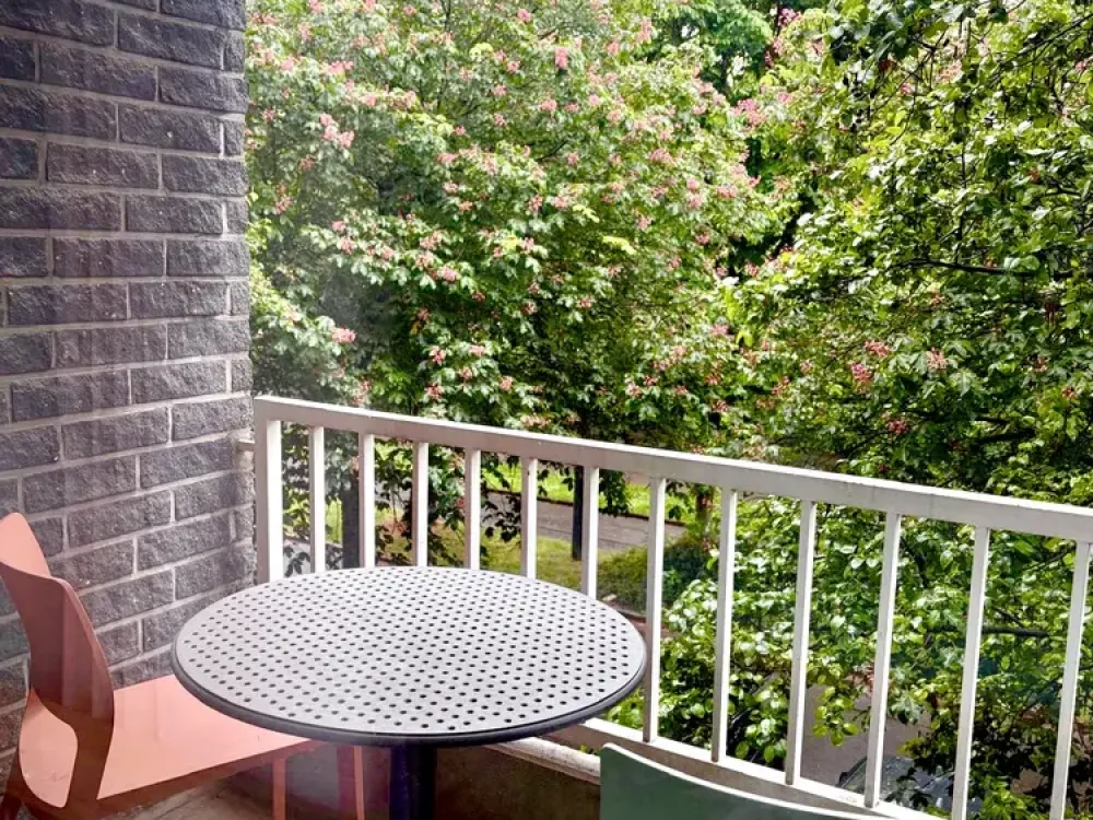 Lorettoviertel Düsseldorf - vollmöbl. Single-Apartm. mit Balkon und Blick auf Rheinturm zu vermieten