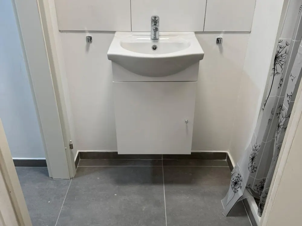 Helle 2 -Zimmer - Wohnung mit Balkon All - Inclusive