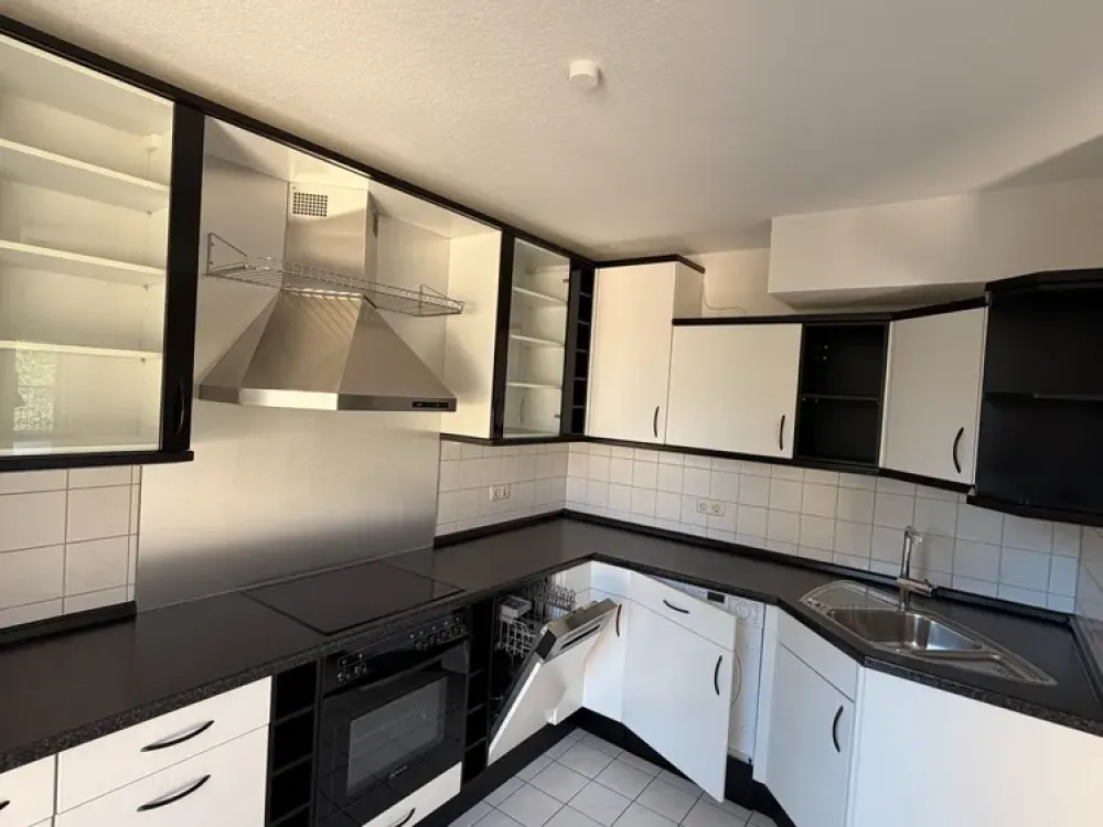 Traumhafte Maisonette Wohnung mit TG, EBK und 3 Balkonen