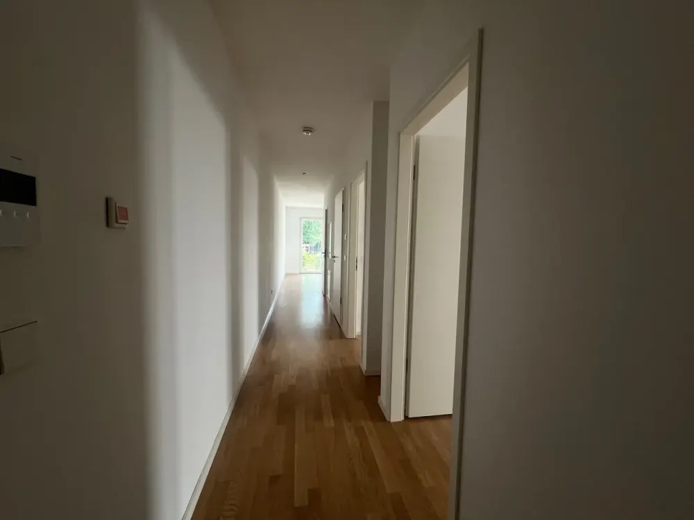4 Zimmer Wohnung mit geh. Innenausstattung & Balkon