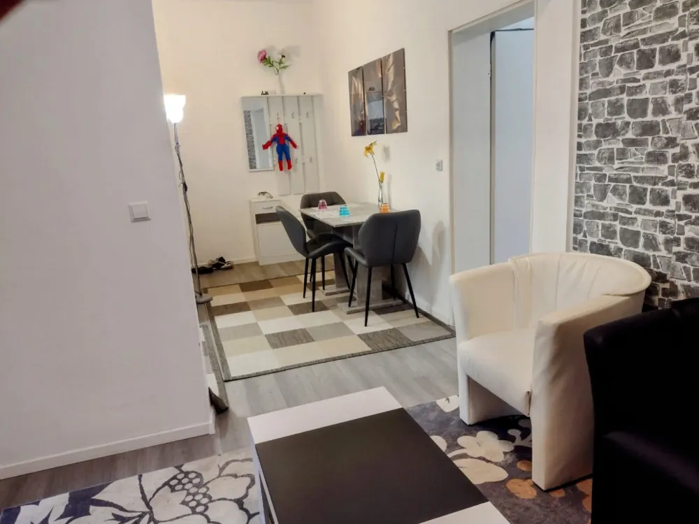 Komplett möblierte 3-Zimmer-Wohnung in Leipzig (WG-geeignet)