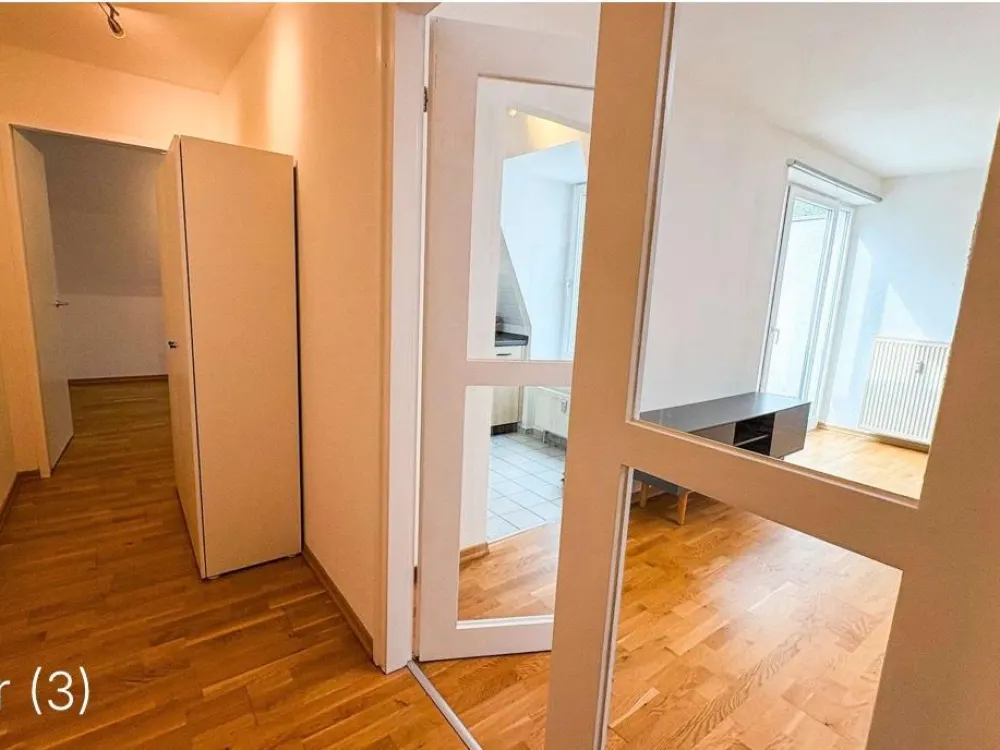 2-Zimmer DG Wohnung am Treptower Park