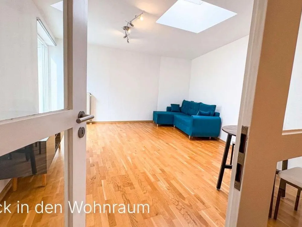 2-Zimmer DG Wohnung am Treptower Park
