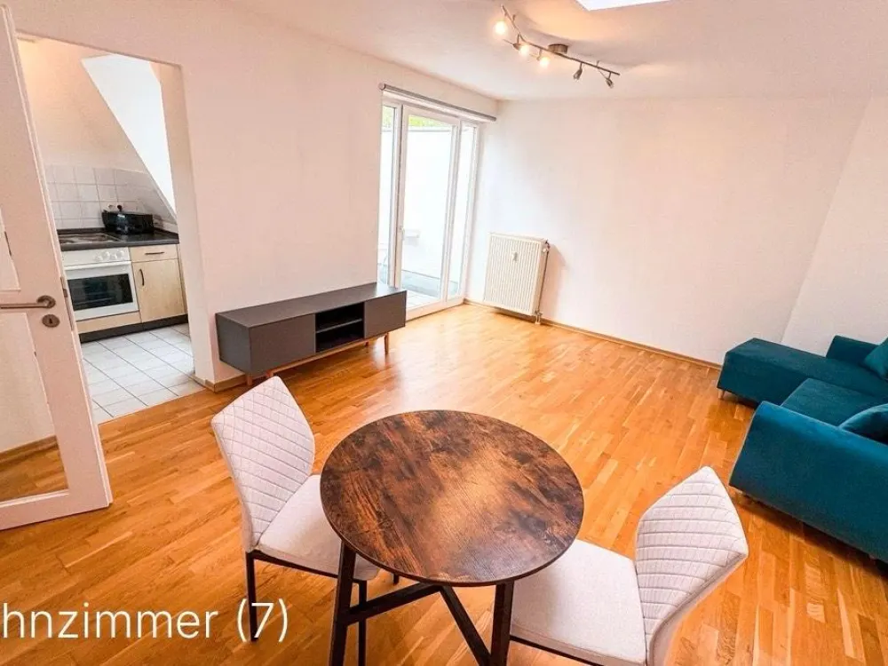 2-Zimmer DG Wohnung am Treptower Park