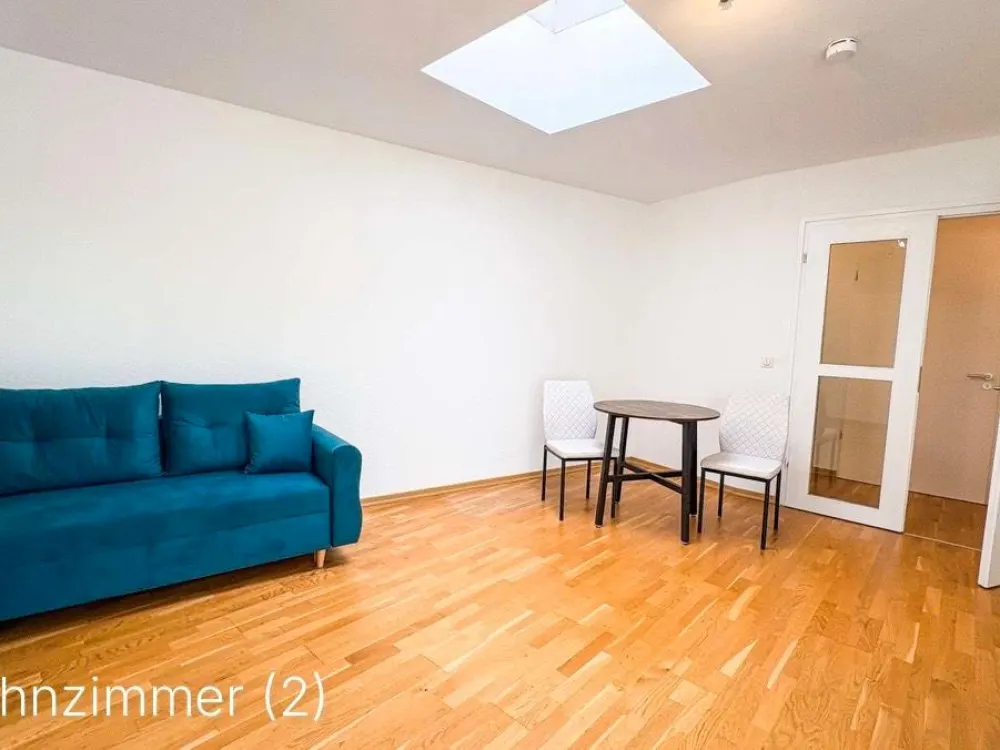 2-Zimmer DG Wohnung am Treptower Park