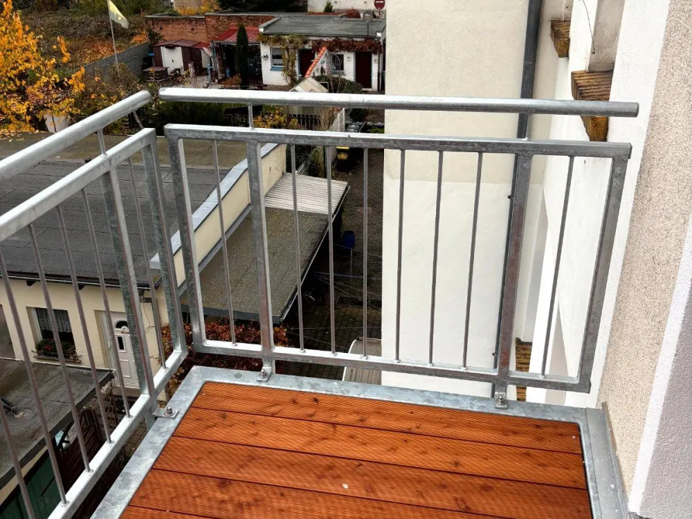 Große 4-Zimmer-Wohnung mit Balkon (Zwischenmiete, NUR befristet)