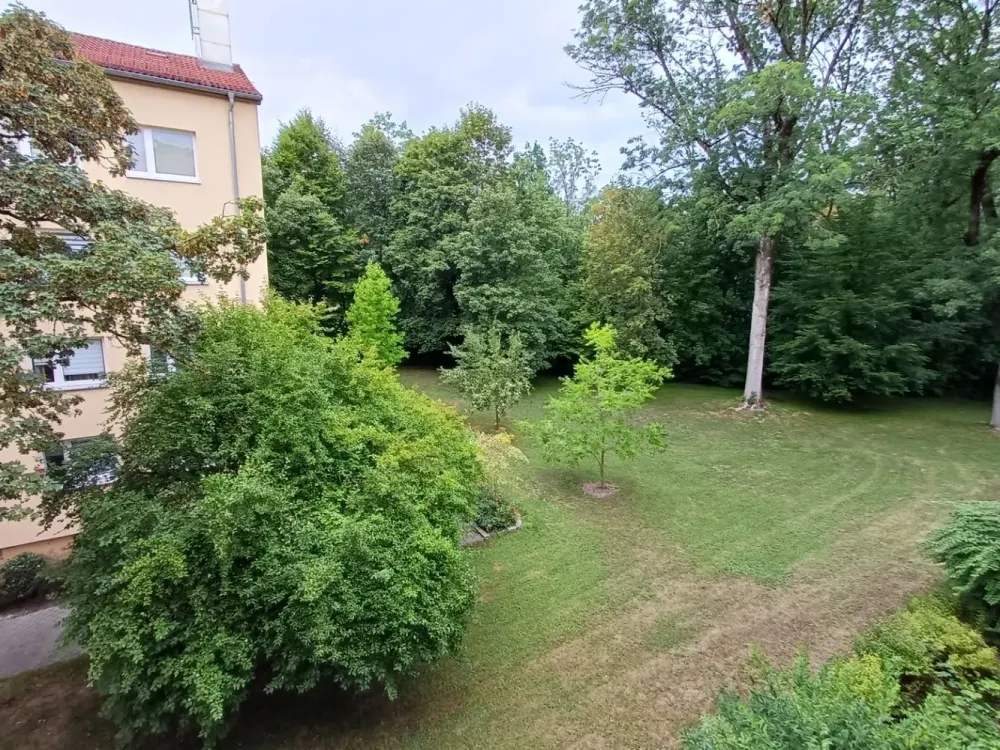 Modernisierte 3-Zimmer-Wohnung mit Balkon in München
