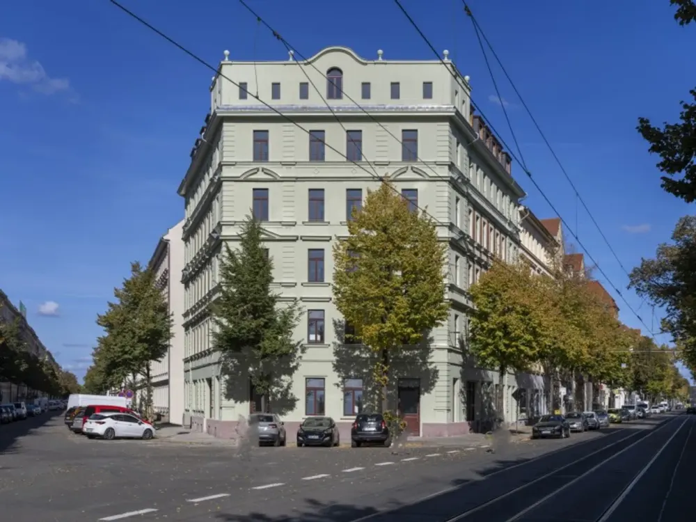 Traumhafte 4-Zimmerwohnung im denkmalgeschützten Altbau mit Balkon
