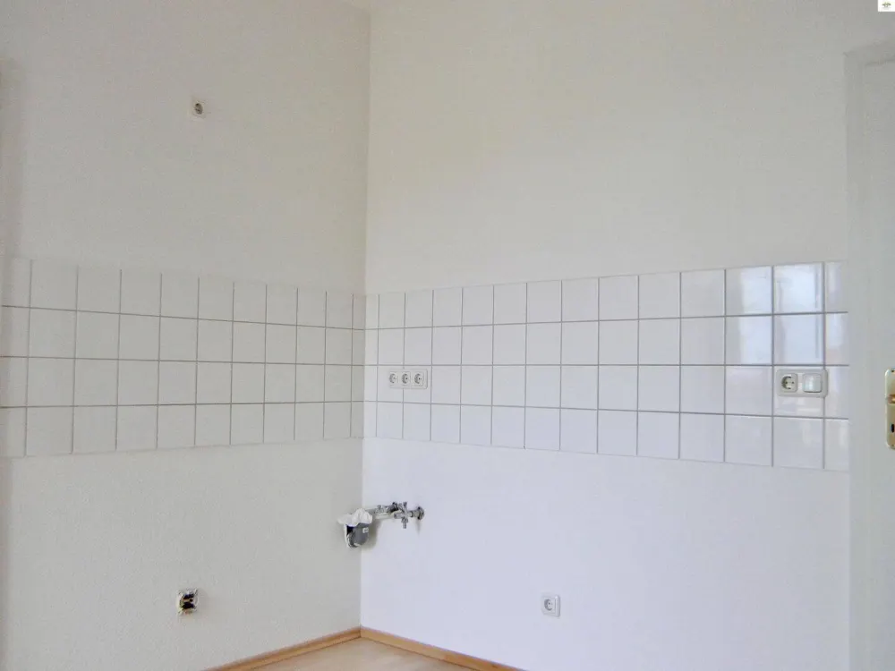 Tolle Lage, Altbauwohnung mit großem Balkon