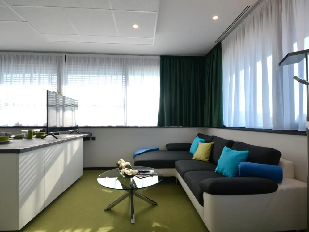 ab 01.10. freies Penthouse-Apartment, voll ausgestattet für 2 Personen, zentral in Offenbach