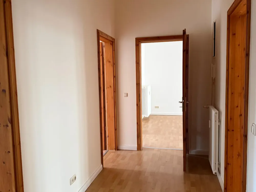 Renovated 3-Room Old Building Apartment with Balcony on the Ground Floor