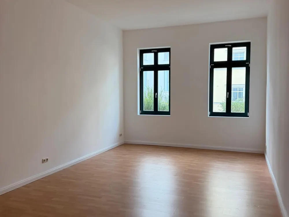 Renovated 3-Room Old Building Apartment with Balcony on the Ground Floor