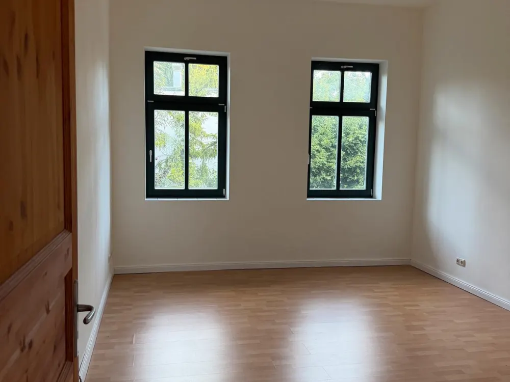 Renovated 3-Room Old Building Apartment with Balcony on the Ground Floor