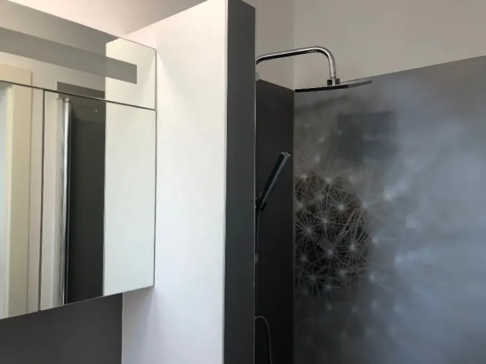 Frei zum 1.9.!: Apartment mit Tageslichtbad, Küche, W-LAN, Aufzug uvm.