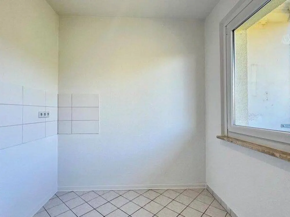 Perfekt für Sie: sofort bezugsfertige 4-Zimmerwohnung mit Balkon und Aufzug!