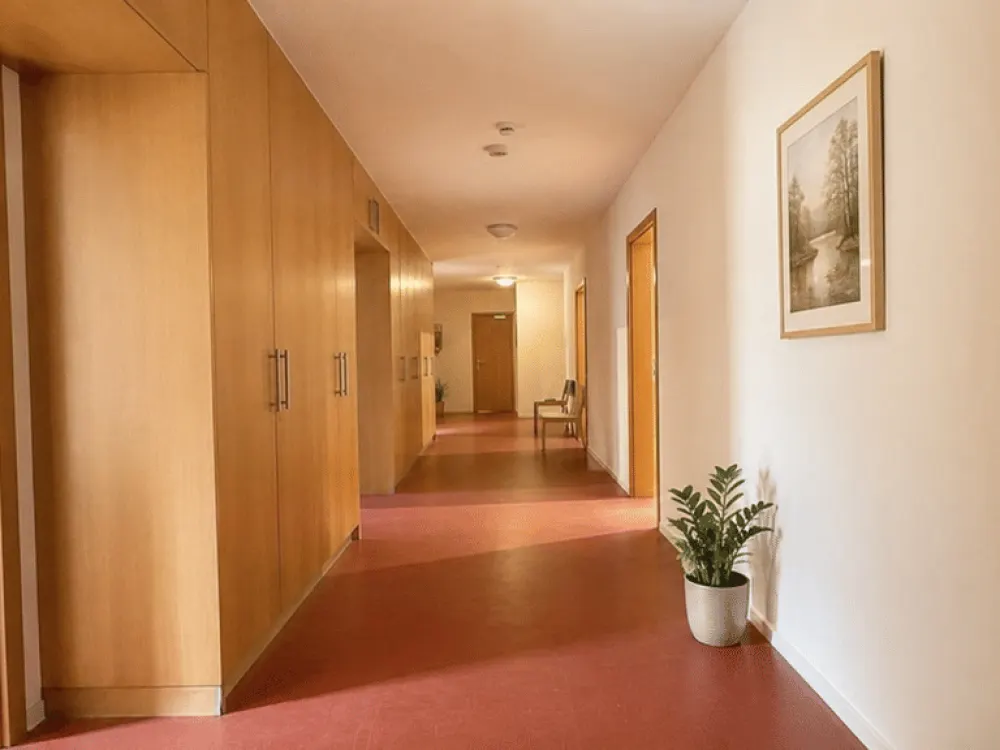 Großzügige 6- Zimmer-WG mitten in Bad Cannstatt - zentral & modern!