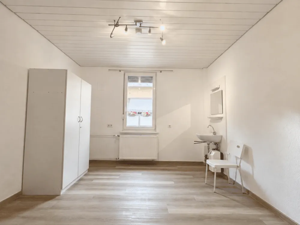 Großzügige 6- Zimmer-WG mitten in Bad Cannstatt - zentral & modern!
