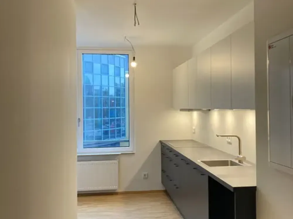 MITTE | Modern 5-Room Apartment with Balcony, Fitted Kitchen and Underground Parking Space (optional)