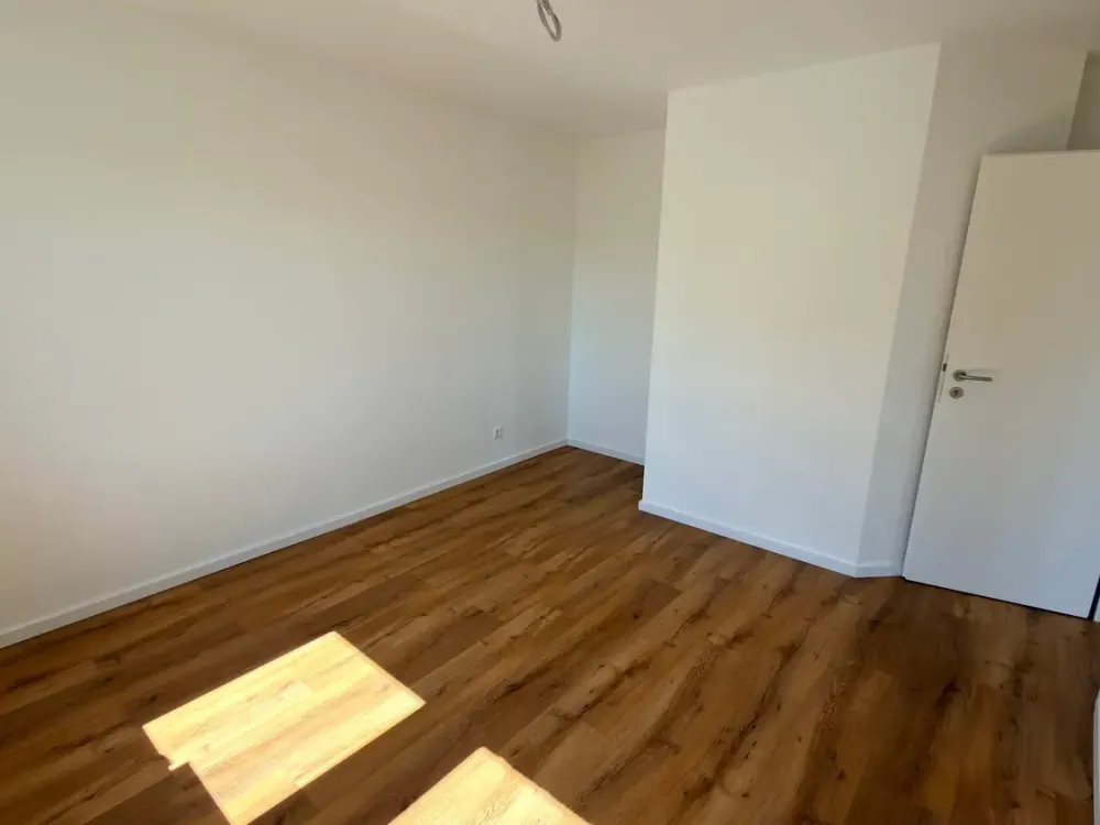 Erstbezug nach Sanierung: Stilvolle 2-Zimmer-DG-Wohnung mit Balkon und Panoramablick über Dresden