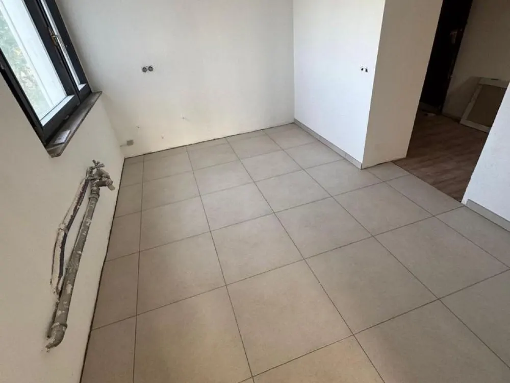 Erstbezug nach Sanierung- 3,5-4 Zimmer-Wohnung mit Einbauküche