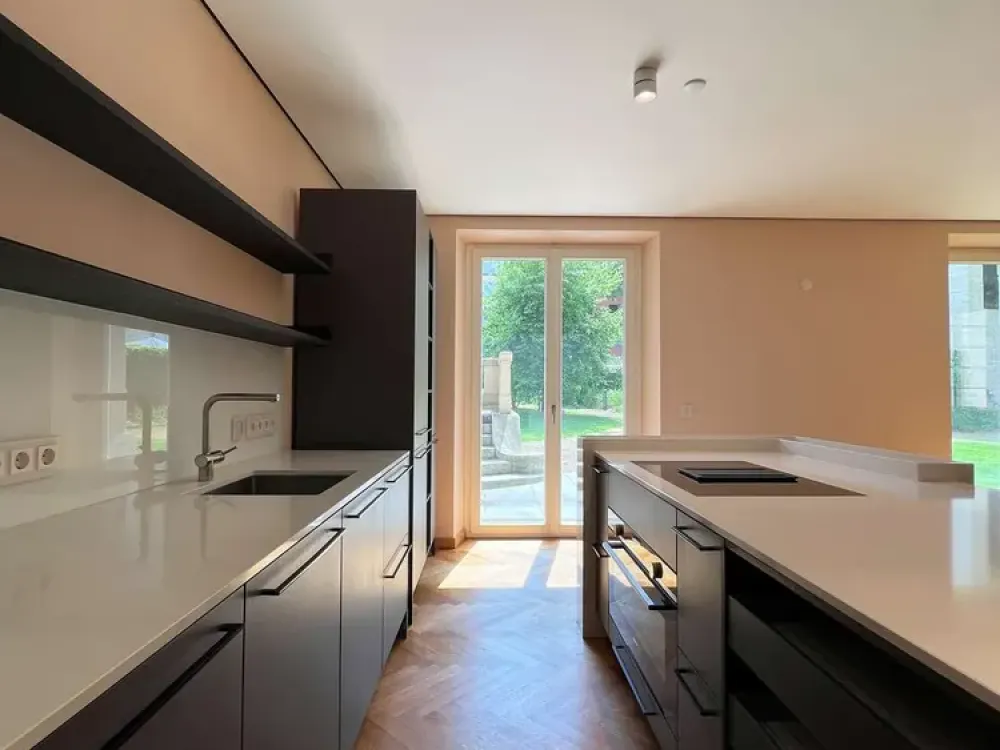 GARTENBLICK-WOHNUNG - LUXURIÖS WOHNEN IN HISTORISCHEM GEBÄUDE