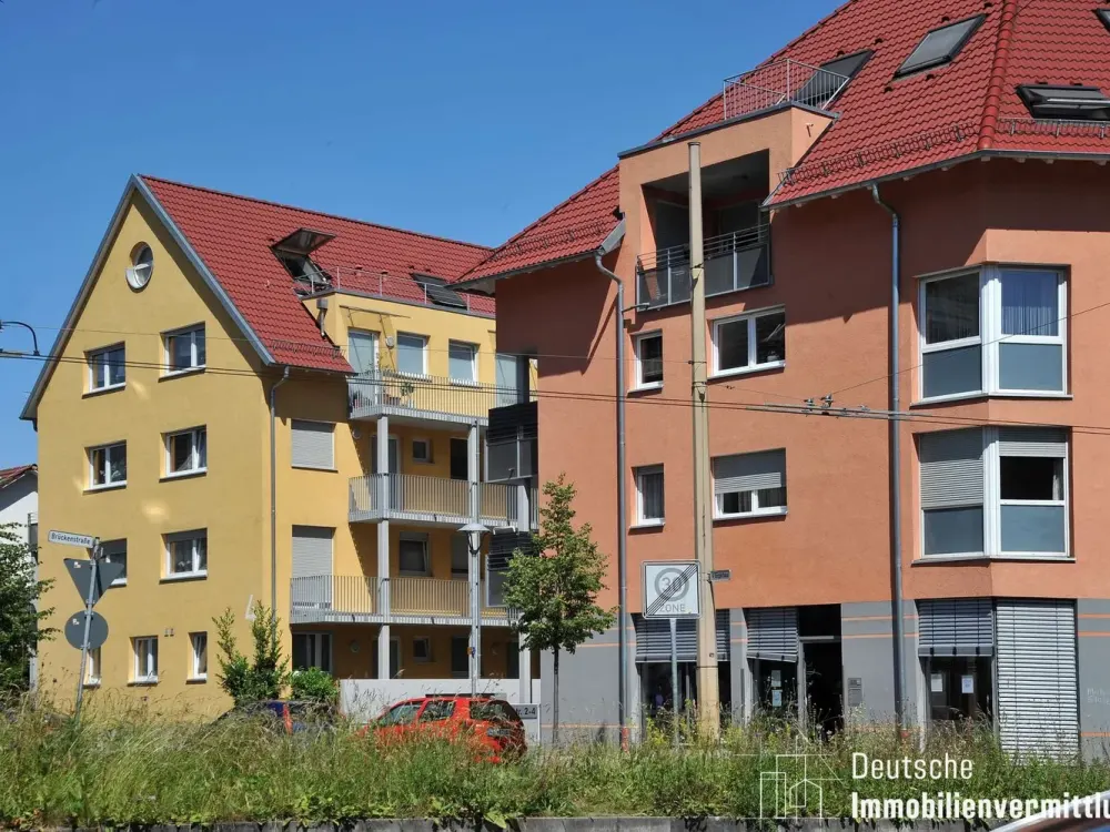 Nicely Laid Out 4-Room Apartment