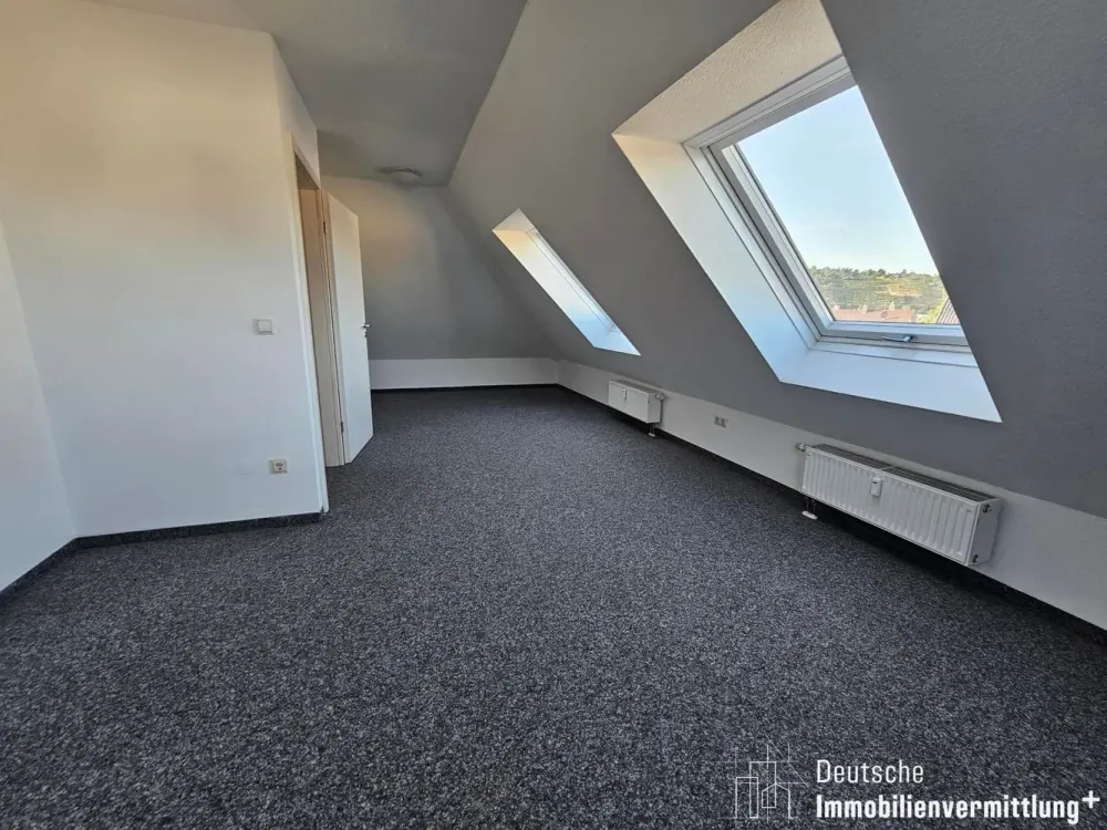 Nicely Laid Out 4-Room Apartment