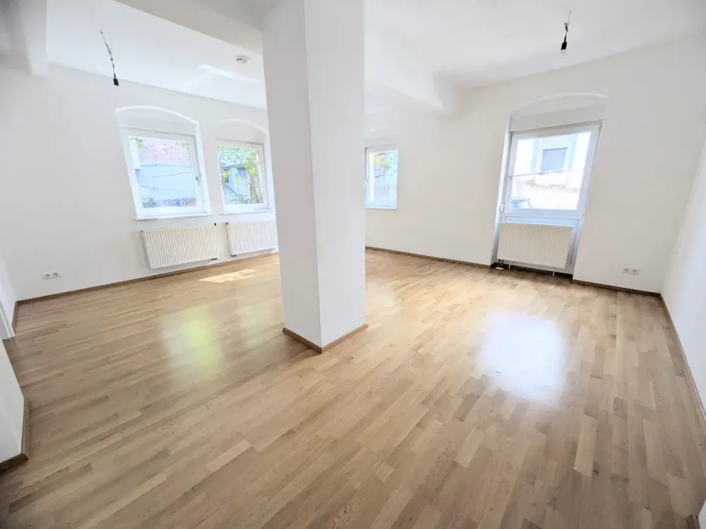 *Heusteigviertel - Schöne Erdgeschoss-Wohnung mit Terrasse und Einbauküche*