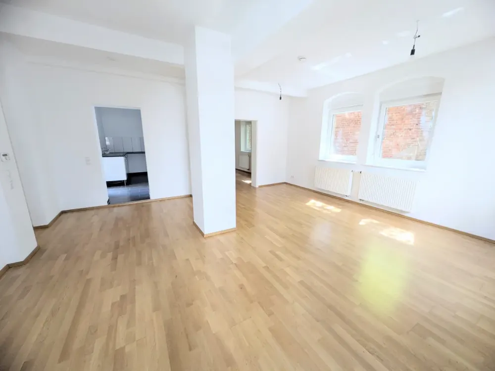 *Heusteigviertel - Schöne Erdgeschoss-Wohnung mit Terrasse und Einbauküche*