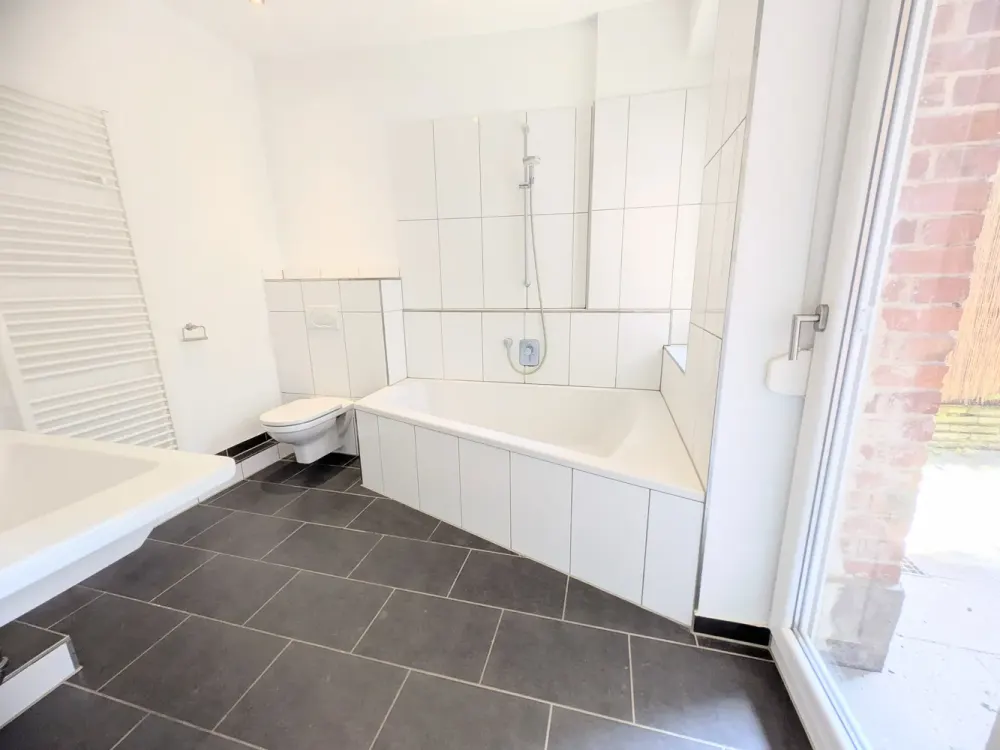 *Heusteigviertel - Schöne Erdgeschoss-Wohnung mit Terrasse und Einbauküche*