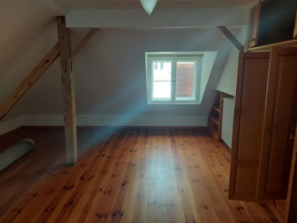 Wohnen im Dachgeschoss: 2-Zimmer-Wohnung in Dahlem
