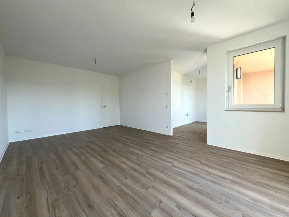 Stylish 3-Room New-Build Apartment with Balcony and Loggia in the Center | Optional with Fitted Kitchen