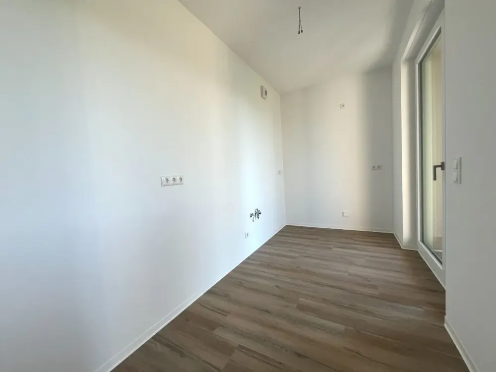 Stylish 3-Room New-Build Apartment with Balcony and Loggia in the Center | Optional with Fitted Kitchen