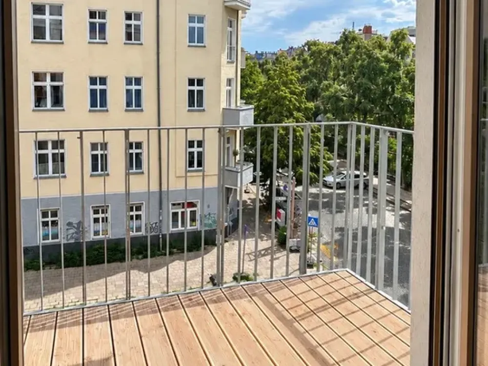 Erstbezug in Prenzlauer Berg: Helle 3 Zimmer mit Balkon, Einbauküche und Aufzug, Barrierefrei