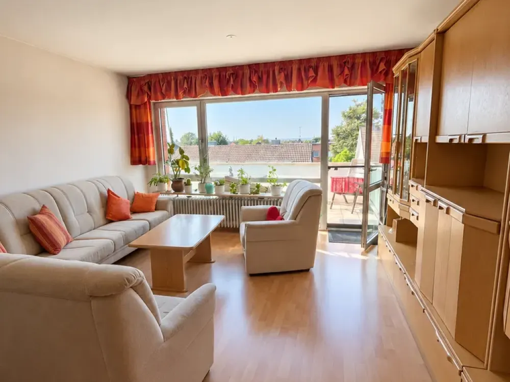 Spacious 3-Room Apartment with Balcony for Rent