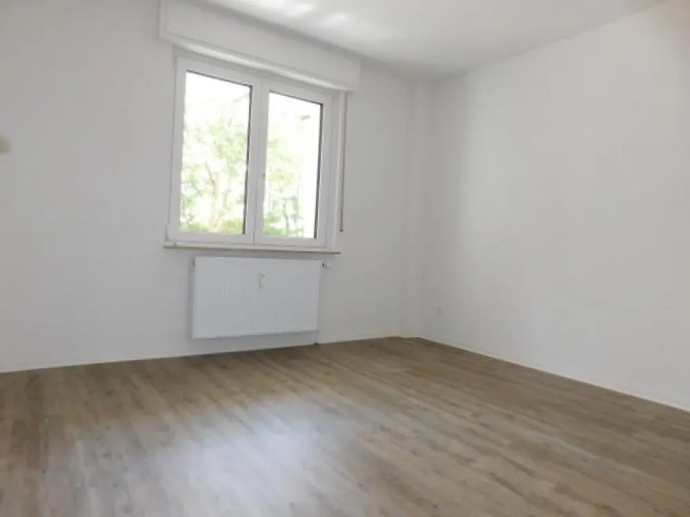 ***Renovierte 3-Zimmer-EG-Wohnung mit Balkon und Vinylboden***