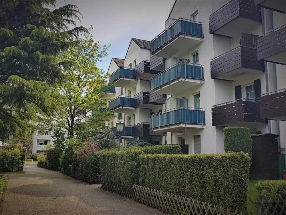 3-Zi.-Whg. in Düsseldorf-Hassels mit drei Balkonen und TG-Stellplatz