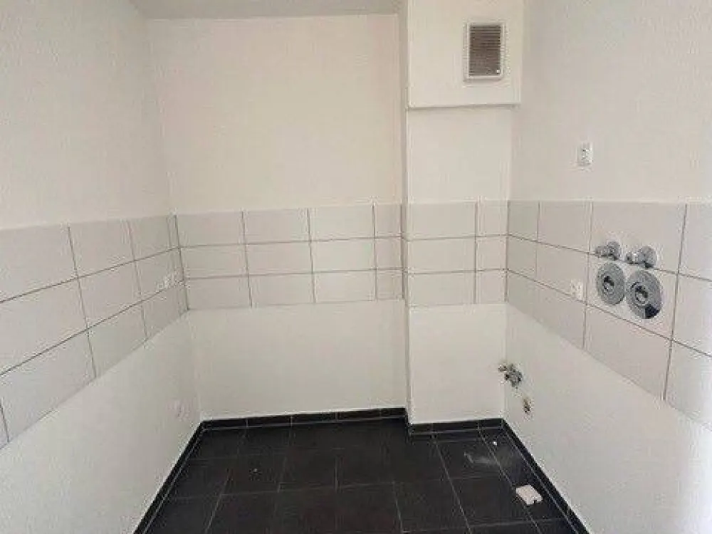 Schöne 1-Zimmer-Wohnung mit Balkon zu vermieten!