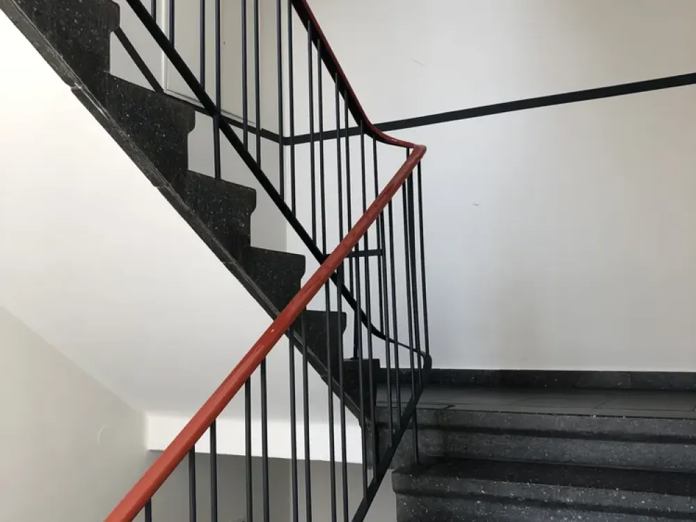 Schöne Dachgeschosswohnung in zentraler Lage mit Aufzug!