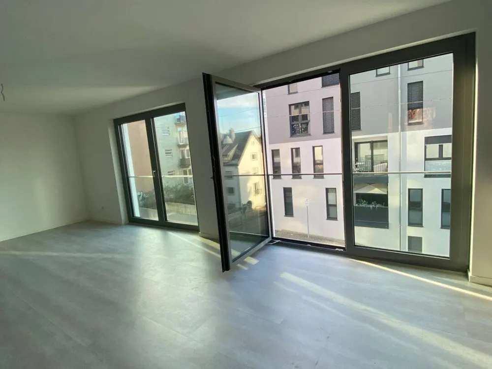 Bright, partially furnished 2-room apartment in new building in Alt-Saarbrücken