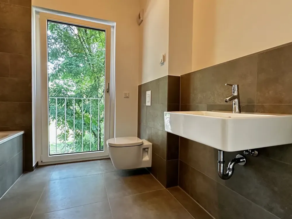 3-Zi,-Wohnung in Bockenheim (courtagefrei) / New 2 bedroom apartment
