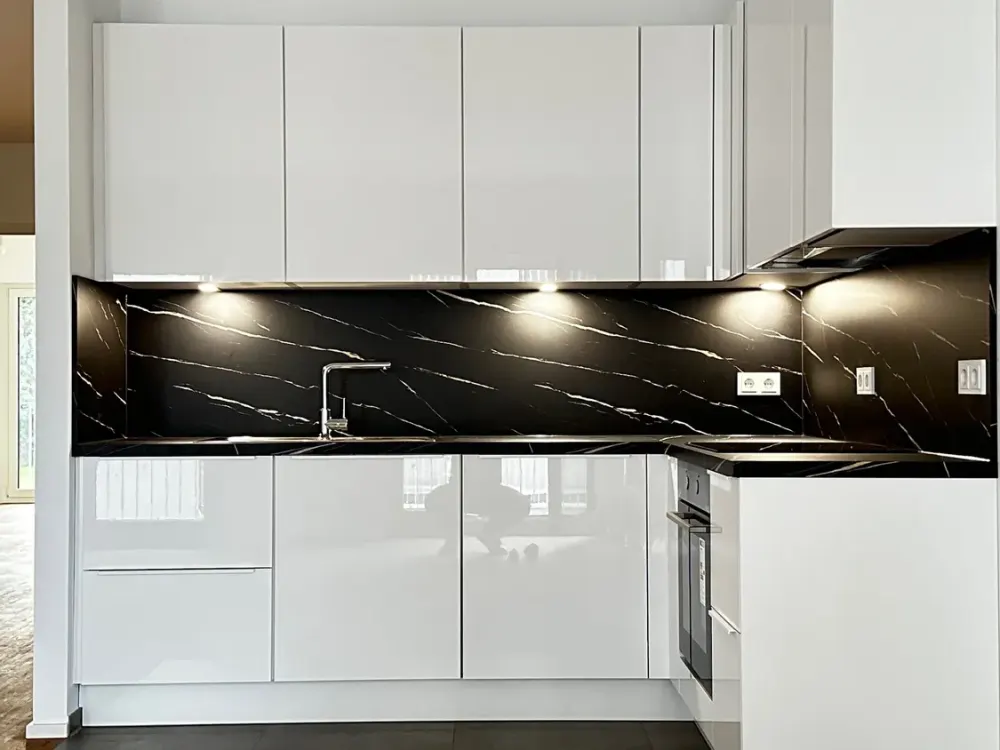 3-Zi,-Wohnung in Bockenheim (courtagefrei) / New 2 bedroom apartment