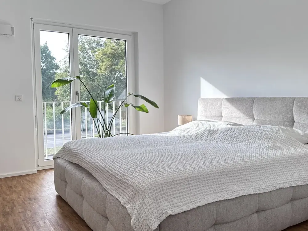 3-Zi,-Wohnung in Bockenheim (courtagefrei) / New 2 bedroom apartment