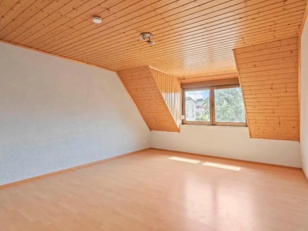 4 Zimmer Wohnung in ruhiger Ortsrandlage