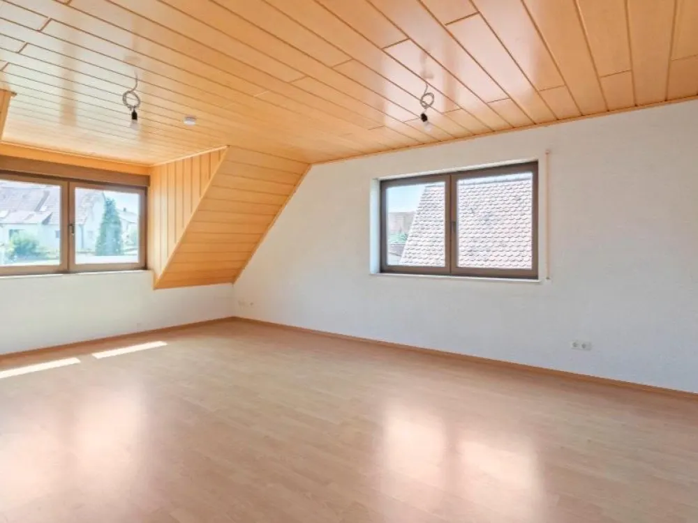 4 Zimmer Wohnung in ruhiger Ortsrandlage