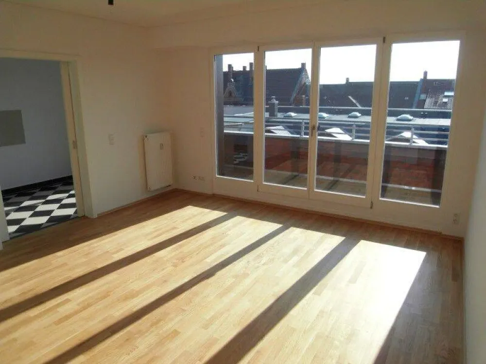 Dachgeschoss - 2-Zimmer-Wohnung im sanierten Fabrikgebäude mit Loggia !
