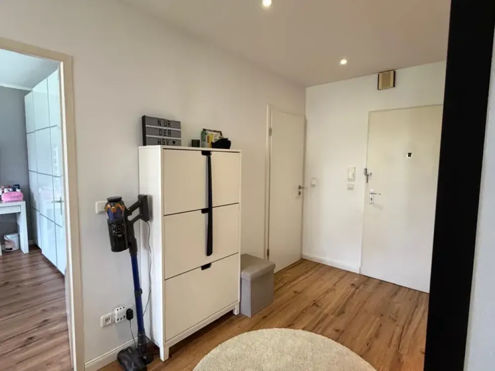 Beautiful, Modernized 2-Room Apartment with Balcony in Norderstedt