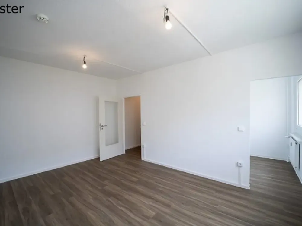 Aktuelle Renovierung einer 3-Raum-Wohnung! (Angemessenheit 3 Personen)