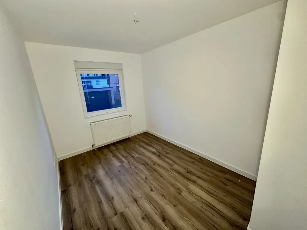 Kernsanierte 4-Zimmer-Wohnung in Rutesheim mit 2 Sonnenbalkonen und 2 Bädern